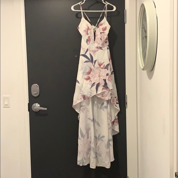 Beautiful dress 👗 BRAND NEW - Picture 1 of 7